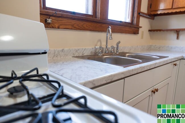 Building Photo - Southern Style Charming 3-Bedroom Farmhouse