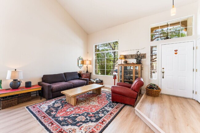 Building Photo - Summerlin 3 Bed / 2.5 Bath Home — Available October 5, 2026