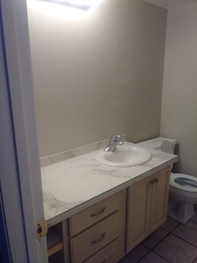 Building Photo - 1 BR/1.5 BA Apt near Downtown Eustis