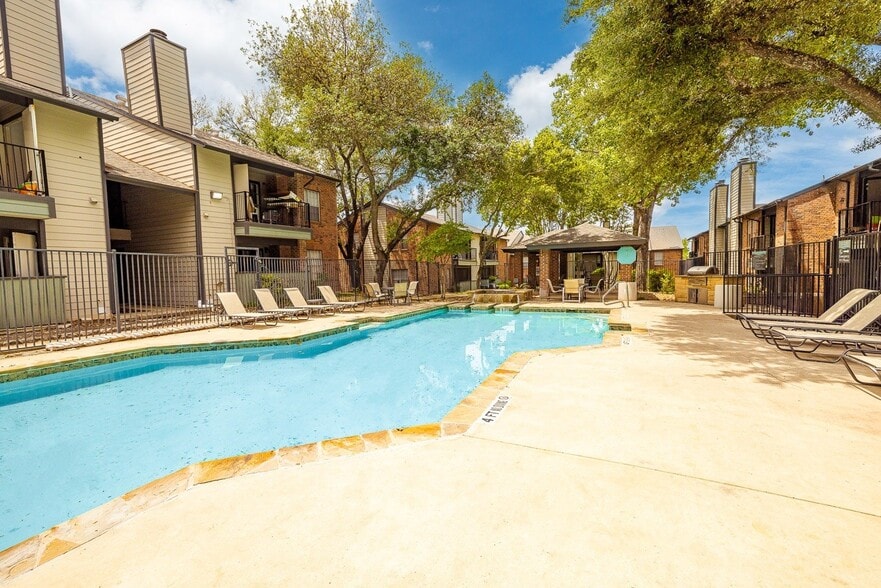 Building Photo - Acadia on the Lake