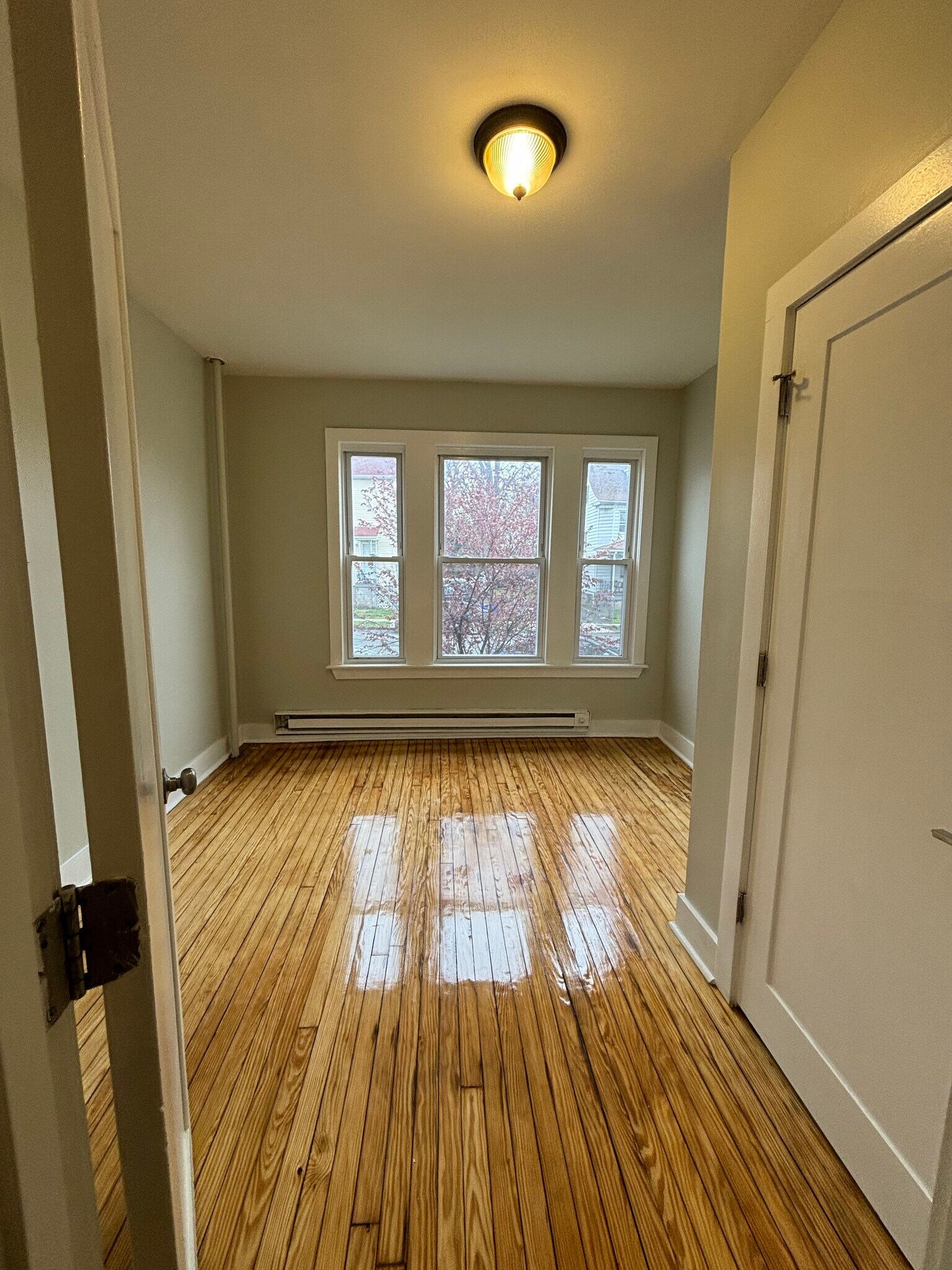 189 Elmwood Ave 3 - 188 Elmwood Ave