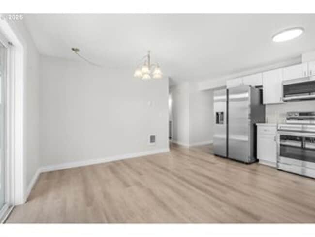 Building Photo - Beautifully Remodeled 3 Bedroom Home with ...