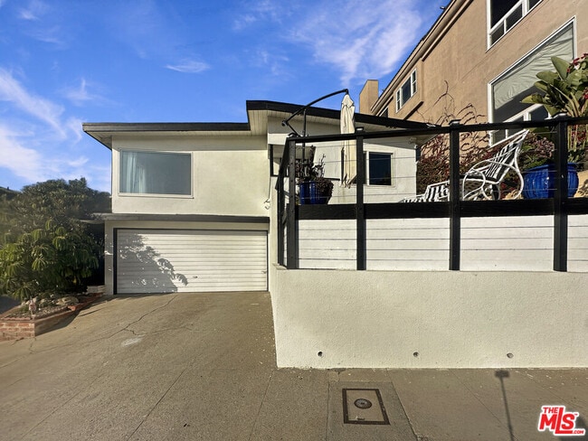 Building Photo - 111 Waterview St