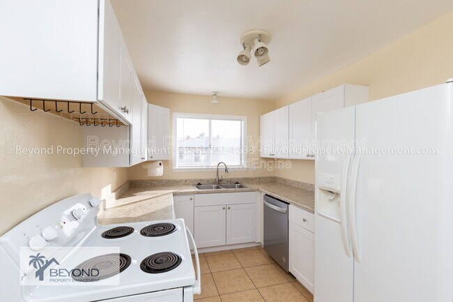 Building Photo - 4164 Cherokee Ave