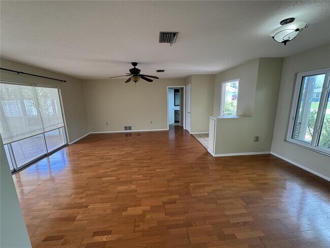 Building Photo - 517 Mt Vernon Dr