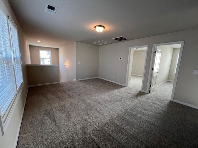 Building Photo - 820 Justify Lp