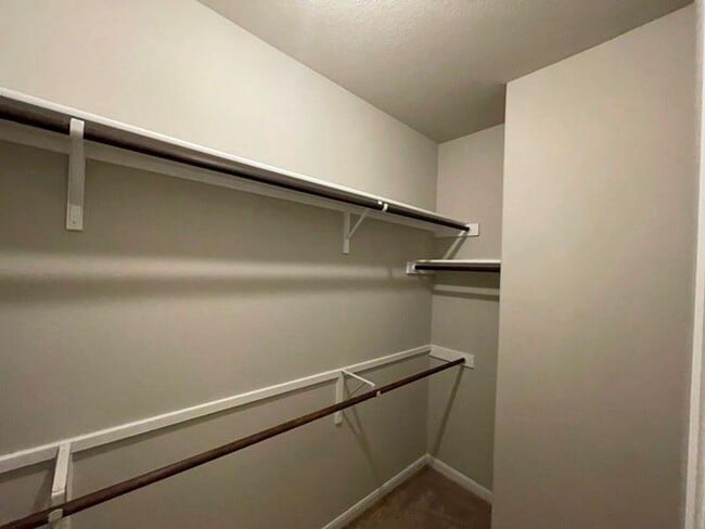 Building Photo - Fabulous 4-bedroom duplex in the heart of Lakeway!