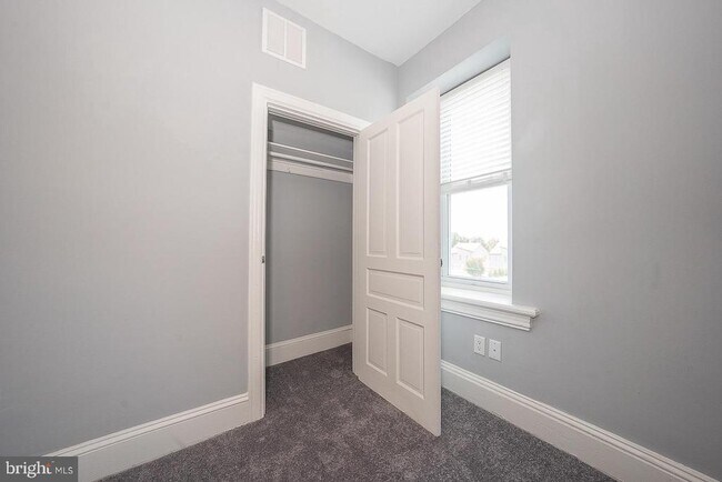 Building Photo - 7350 Ridge Ave