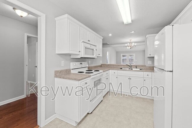 Building Photo - 1805 Honeysuckle Way