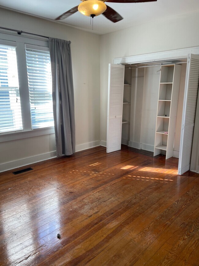 Building Photo - 1947 Emoriland Blvd