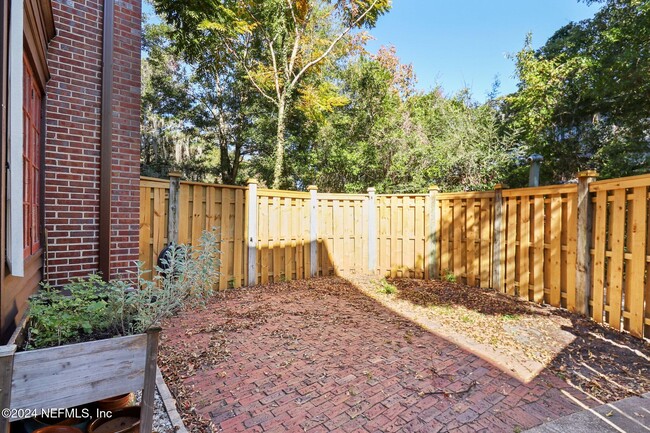 Building Photo - 2160 Forbes St
