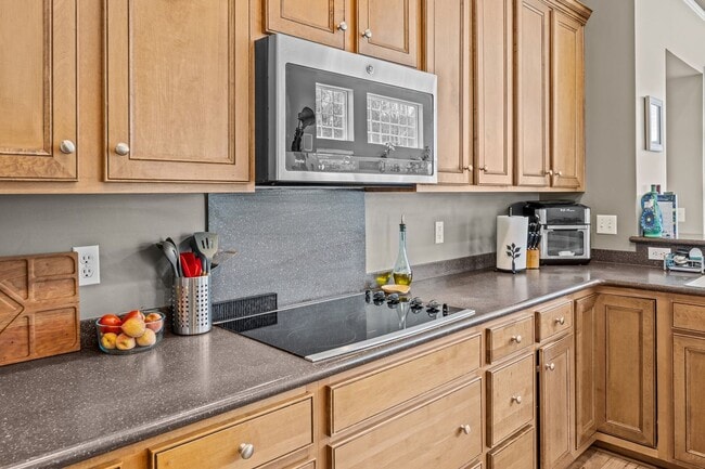 Building Photo - Beautiful 4-Bedroom Home in Desirable Tanner Plantation