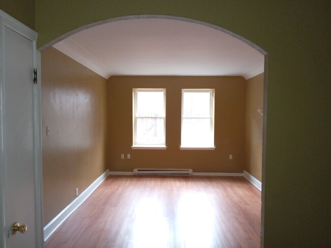 Building Photo - 212 N 6th St