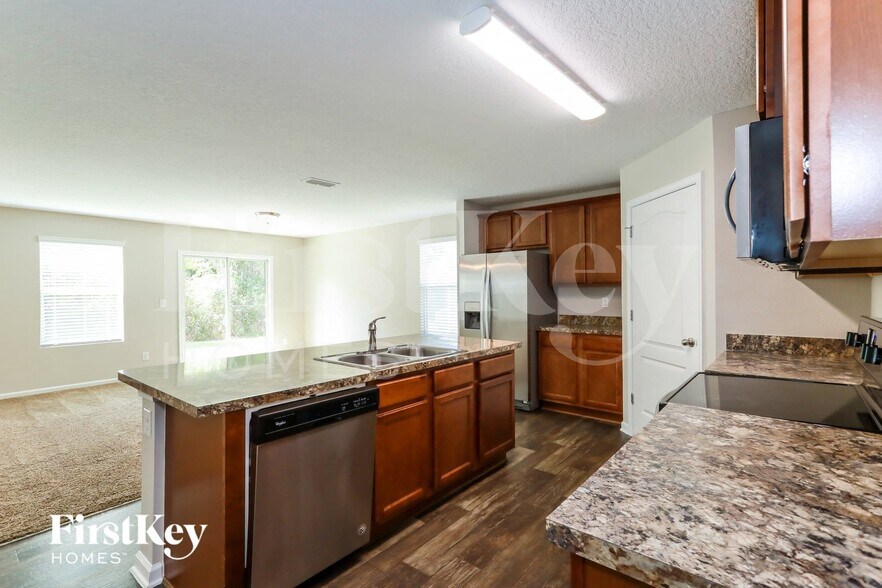 Building Photo - 3276 Canyon Falls Dr