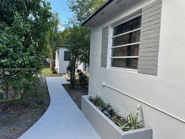 Building Photo - 1250 NW 58th St