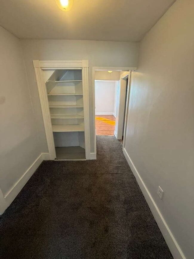 Building Photo - 66 Main St