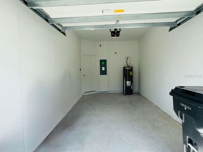 Building Photo - 2473 Skyline Lp