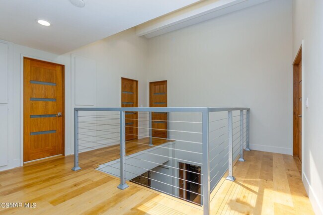 Building Photo - 777 N Valley Dr