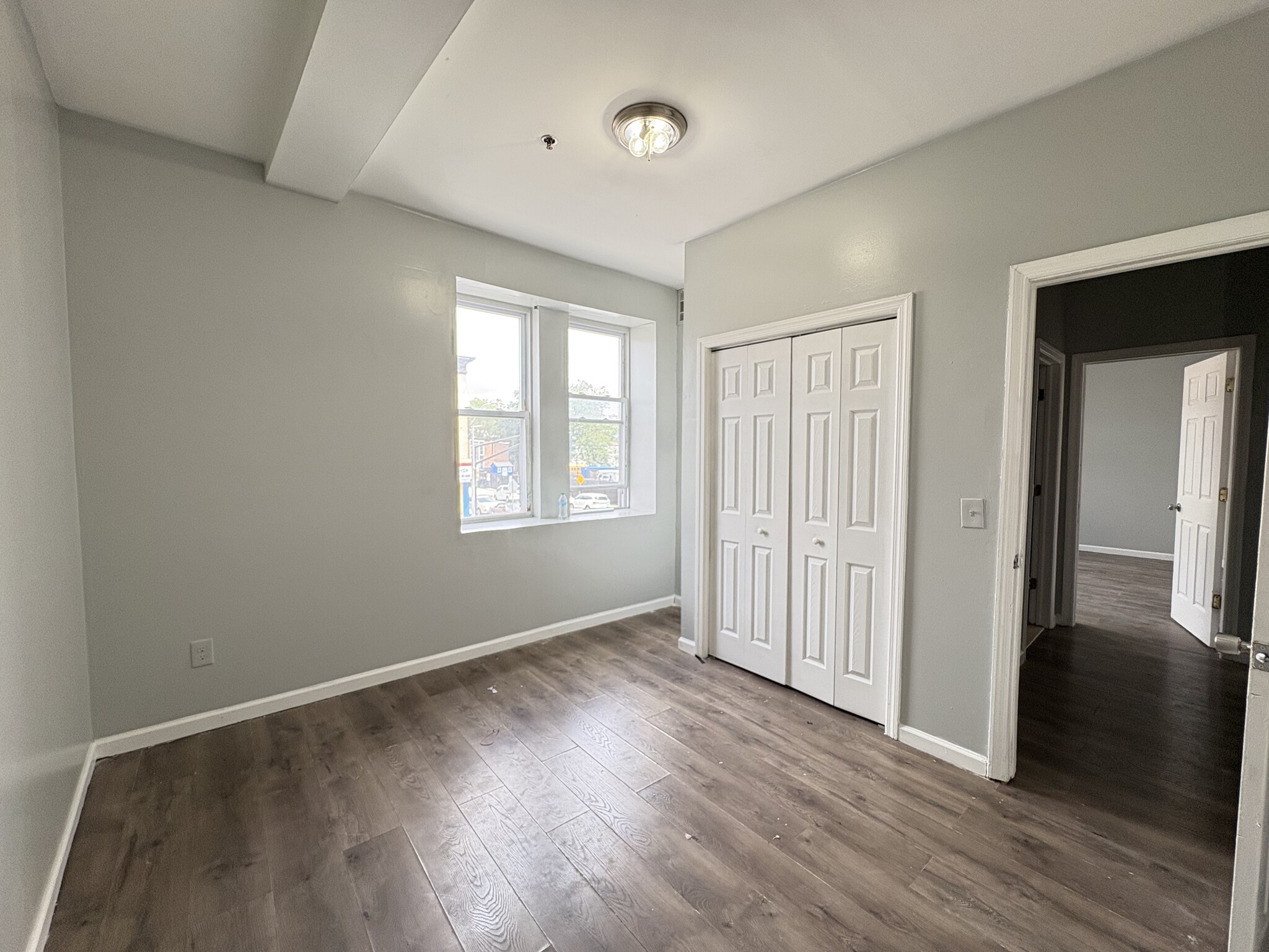 526-528 Central Ave 201 - 522 Central Ave