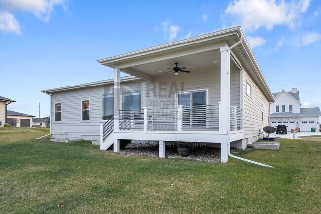 Building Photo - 16893 Madison Cir