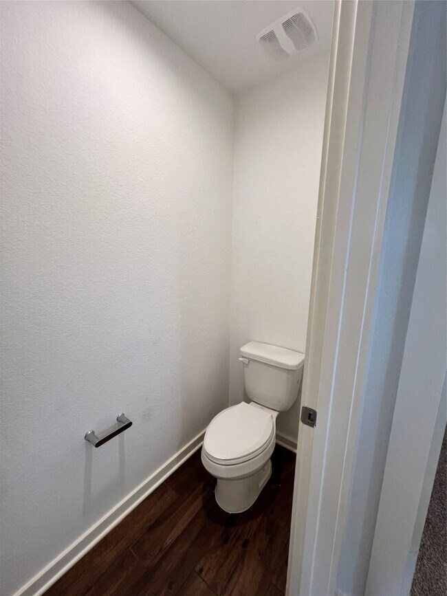 Building Photo - 1607 Barrows Ln