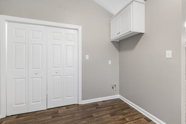 Building Photo - 3419 Pear Tree Court Unit A