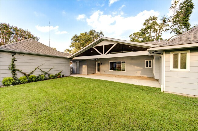 Building Photo - 2523 Anniston Dr
