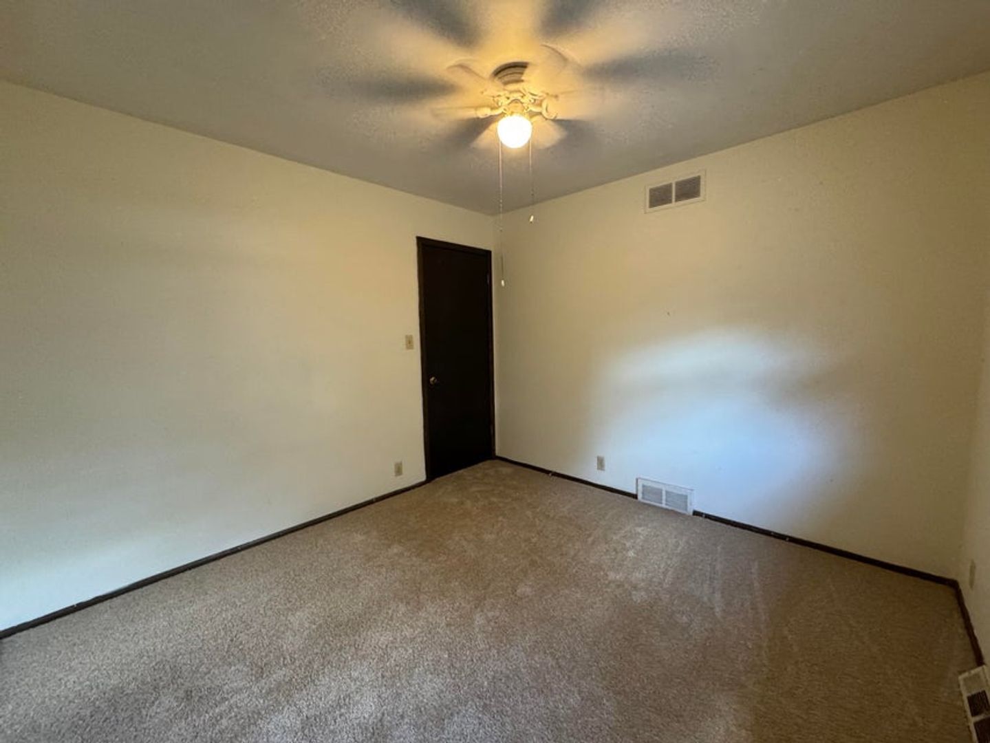 Building Photo - 2330 S Brookside Pkwy