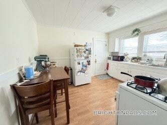 Building Photo - 81 Cresthill Rd