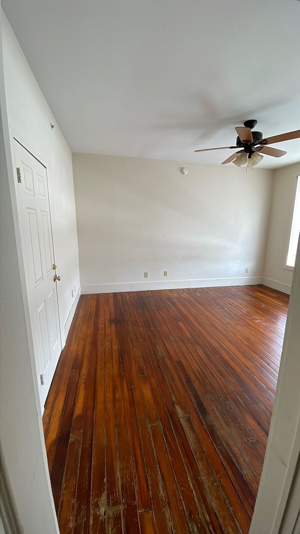 Building Photo - Spacious 2/2 Apartment in Heart of Umatilla!