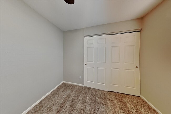 Building Photo - 12303 Flaxen Dr