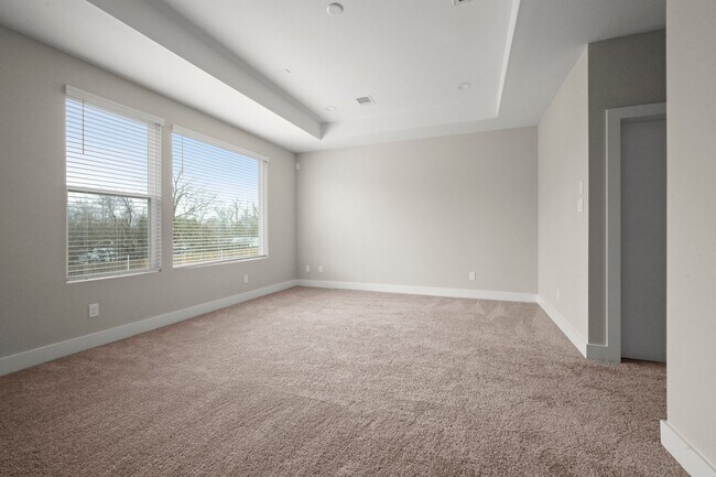 Building Photo - 8118 Esther Acres Ln