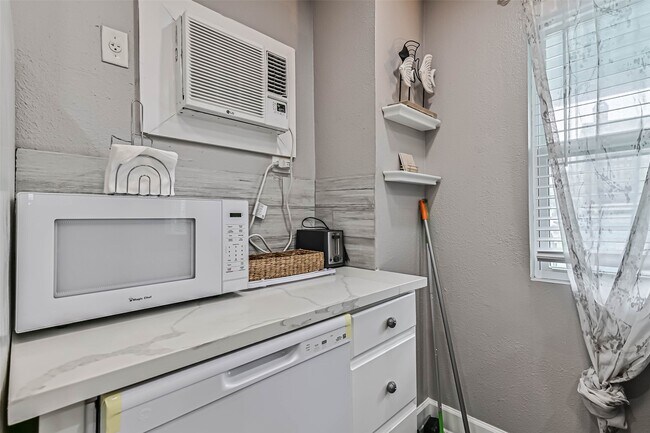 Building Photo - 2914 Avenue K Ave