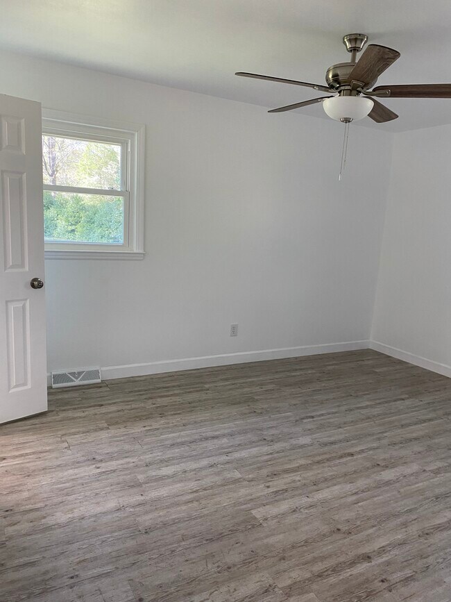 Primary Photo - 1738 Woodleaf Ln