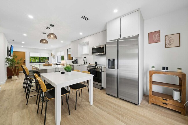 Building Photo - 3737 Frow Ave