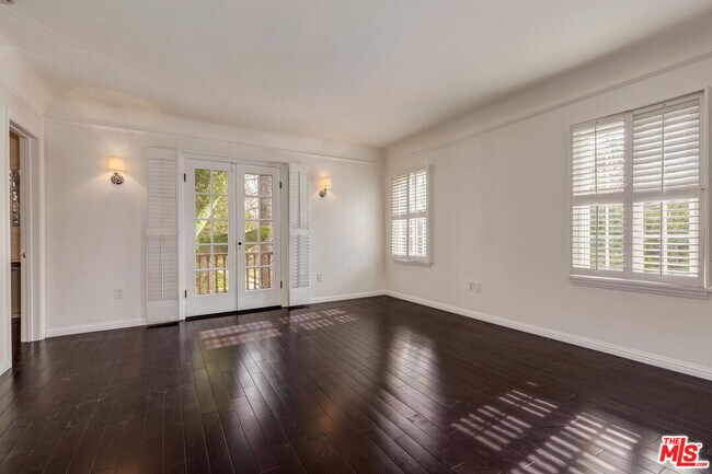 Building Photo - 329 N McCadden Pl