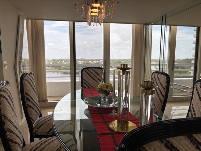 Dining Room - 4201 N Ocean Blvd