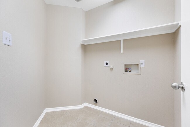 Building Photo - 6526 Charles Field