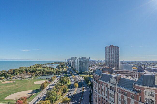 Building Photo - 3900 N Lake Shore Dr