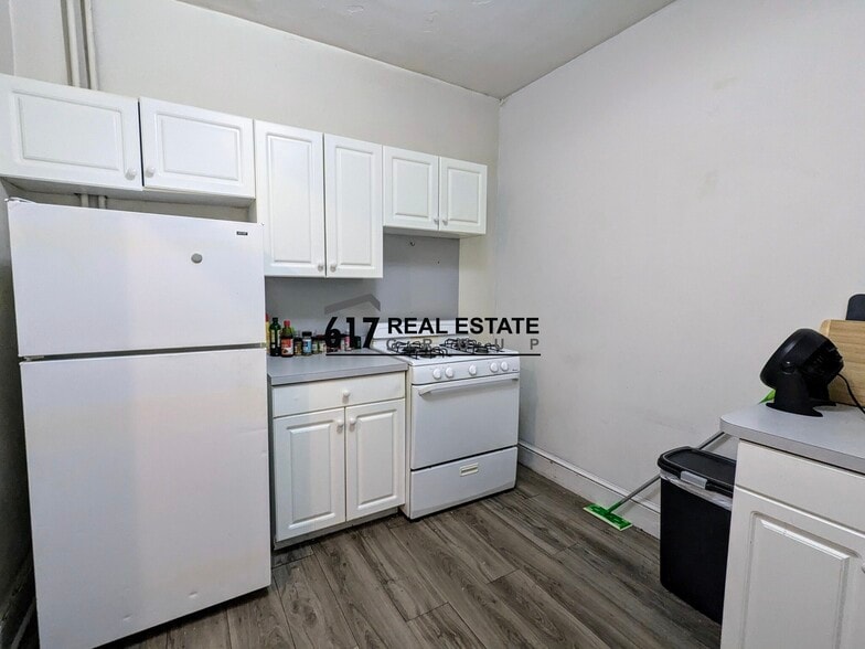 Building Photo - 54 Egmont St