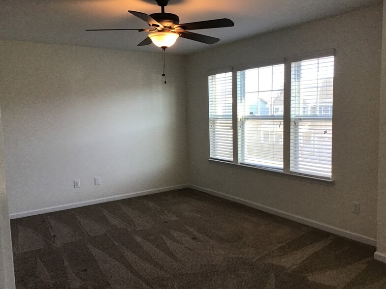 Building Photo - 2114 Atwell Glen Ln