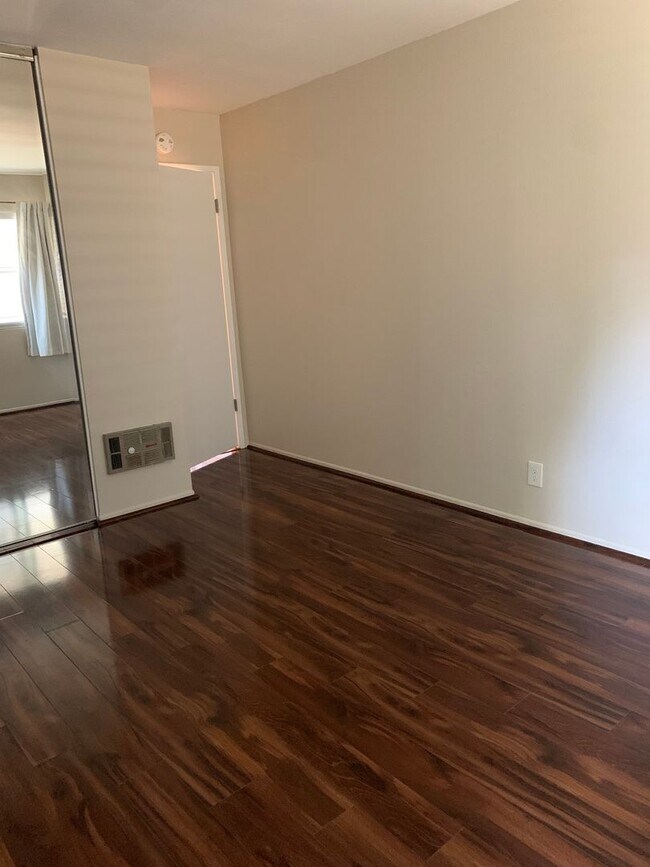 Building Photo - 5510 Armitos Ave