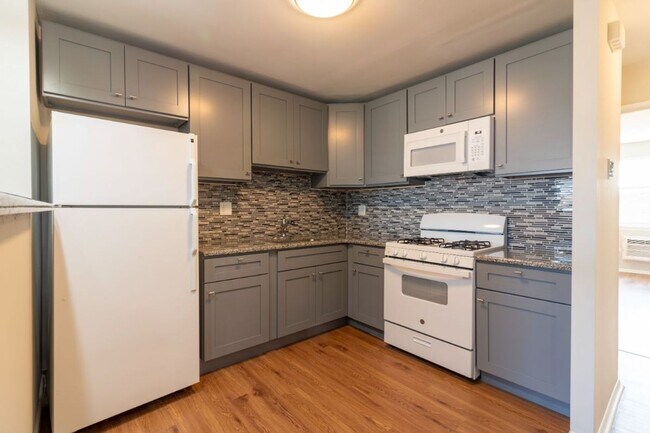 Building Photo - 9843 Frankford Ave