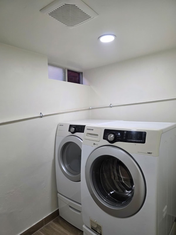 Building Photo - 3153 India St