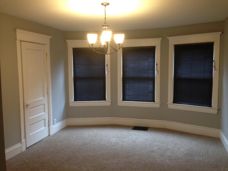 Large Dining Room - 17 N Randolph St