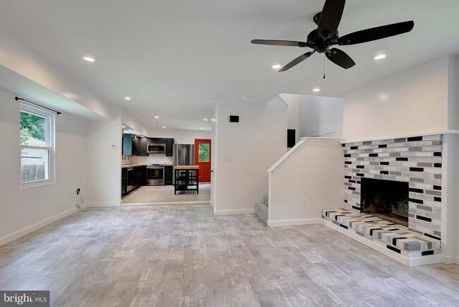Building Photo - 5645 Battee Dr