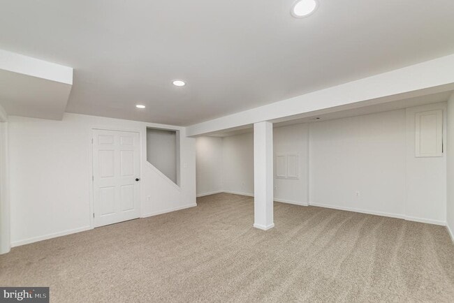 Building Photo - 825 Chesney Ln