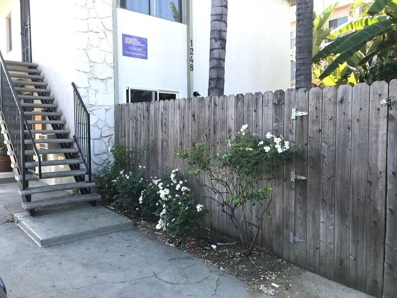 Building Photo - 1248 N Las Palmas Ave