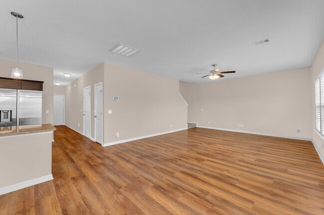 Building Photo - 139 W W Winn Ave