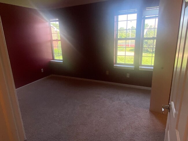 Building Photo - 2 Bedroom 2 Bathroom with Loft- Available ...